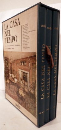 Item #18686 La Casa Nel Tiempo; Storia universale dell'abitazione e dell'arredamento. Vittorio...